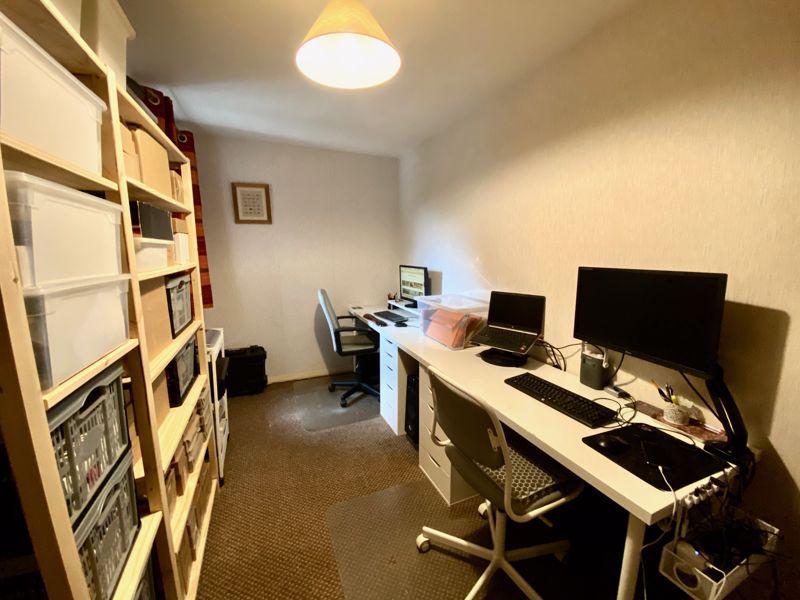 Study/Office/Bed...