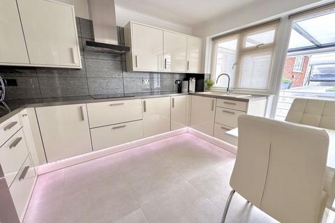 undefined, Holmwood Close, Dunstable