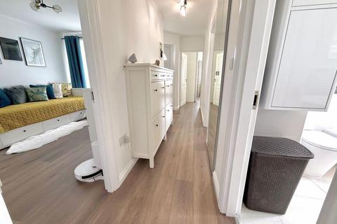 undefined, Holmwood Close, Dunstable
