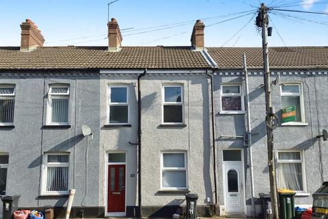 2 Double Bed. Refurbished & Extended. Feering Street, Newport