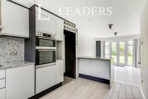 2 bedroom semi-detached house to rent, Volunteer Way, Faringdon