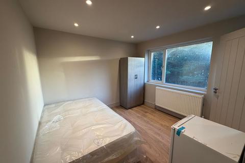 undefined, Old Farm Road, West Drayton, UB7
