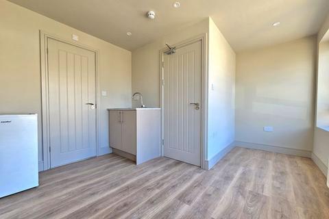 undefined, Old Farm Road, West Drayton, UB7