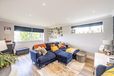 2 bedroom apartment for sale, Roydon Court, Hemel Hempstead