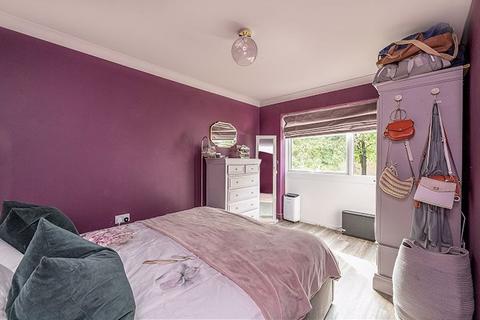 2 bedroom apartment for sale, Roydon Court, Hemel Hempstead