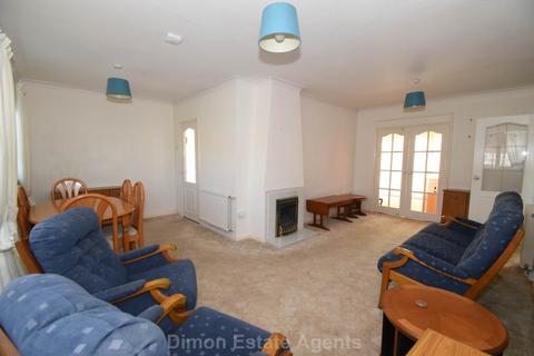 3 bedroom bungalow for sale, Keyhaven Close, Gosport