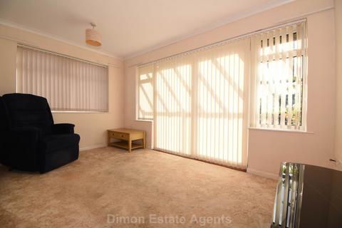 3 bedroom bungalow for sale, Keyhaven Close, Gosport