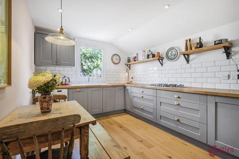 2 bedroom flat for sale, Park Road, N8