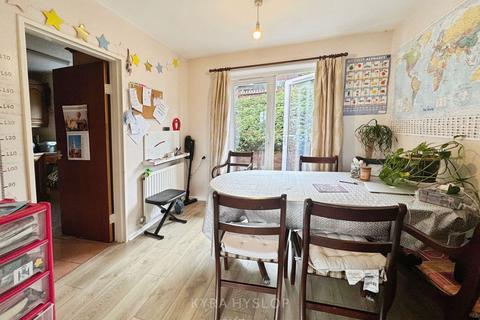 39 Prince Charles Road, Exeter, EX4 7EF