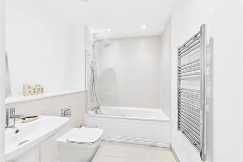 1 bedroom apartment for sale, Bowman House, Sopwith  Drive, Farnborough, Hampshire, GU14