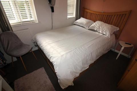 2 bedroom terraced house for sale, Shenley Brook End, Milton Keynes MK5
