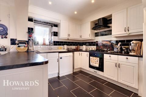 146 Carlton Road, Lowestoft, NR33 0NB