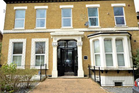 2 bedroom apartment to rent, Haling Park Road, South Croydon, CR2