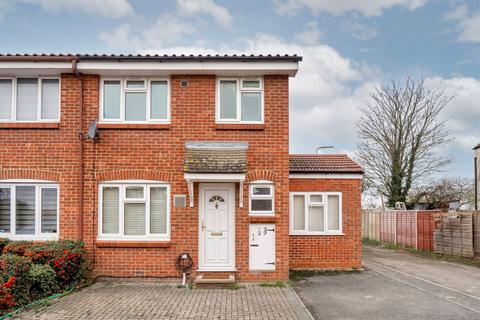 4 bedroom semi-detached house to rent, Raywood Close, Hayes UB3