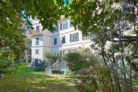2 bedroom apartment, Cannes, France