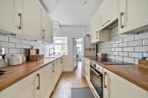 88b Penge Road, London, SE20 7UL