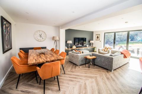 16 Ashdale, Houghton Le Spring, DH4 7SL