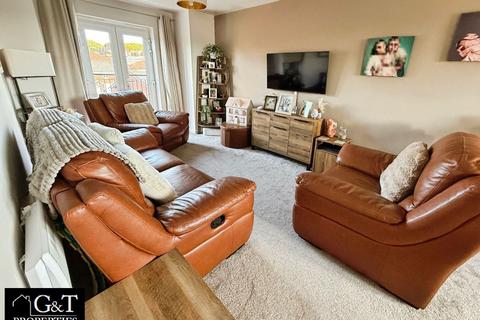 16 The Breeze, Brierley Hill, DY5 3AG