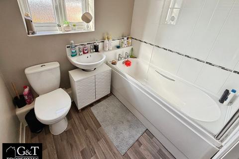 16 The Breeze, Brierley Hill, DY5 3AG