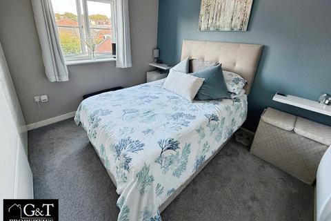 16 The Breeze, Brierley Hill, DY5 3AG