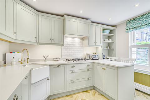 9 Almeric Road, London, SW11 1HL