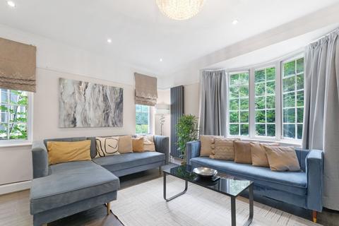 5 bedroom detached house to rent, Lux UK HP11 Marlow Hill 16