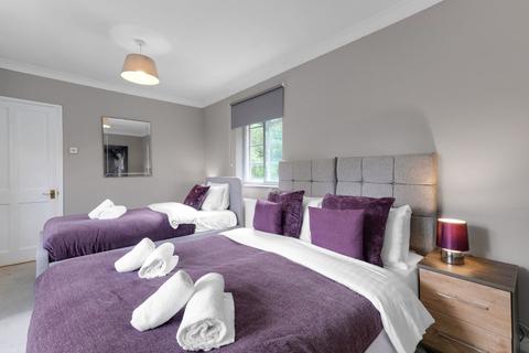 5 bedroom detached house to rent, Lux UK HP11 Marlow Hill 16