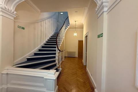 Office to rent, 17 Sandyford Pl Glasgow G3 7NB