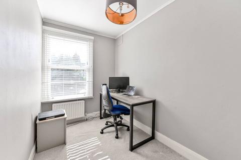 2 bedroom flat for sale, Wisteria Road, Hither Green, London, SE13