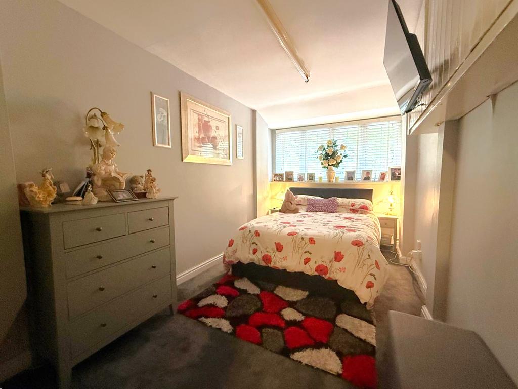 Playroom/Study/Bed 5