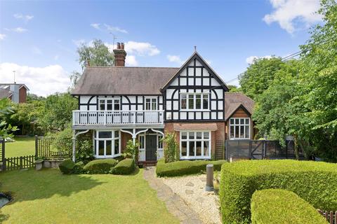 4 bedroom detached house for sale, Milford - * No Onward Chain*