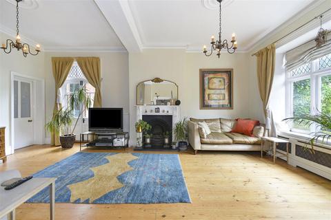 4 bedroom detached house for sale, Milford - * No Onward Chain*