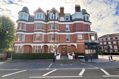 3 bedroom apartment for sale, Queens Avenue, London, N10