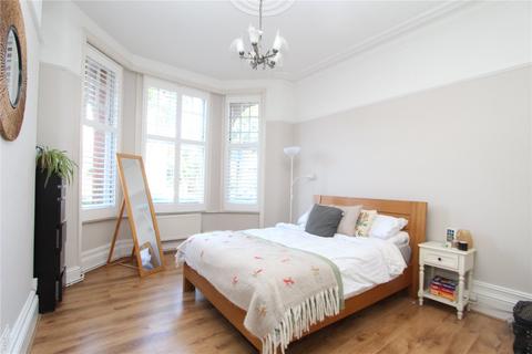 3 bedroom apartment for sale, Queens Avenue, London, N10