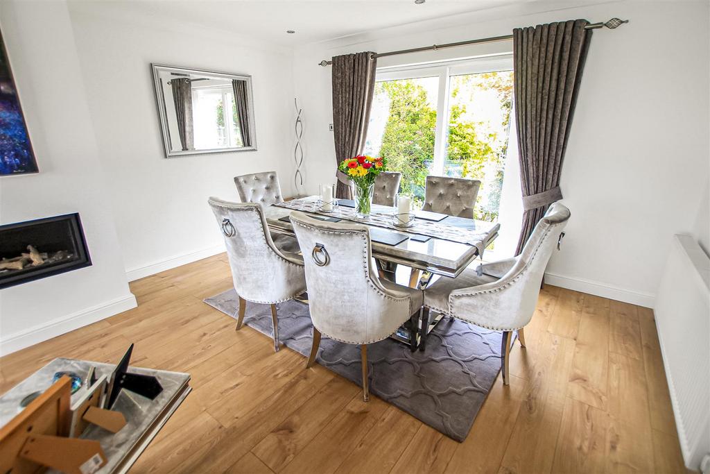 Dining Area.jpg