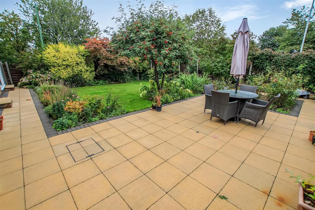 Rear Garden (1).jpg