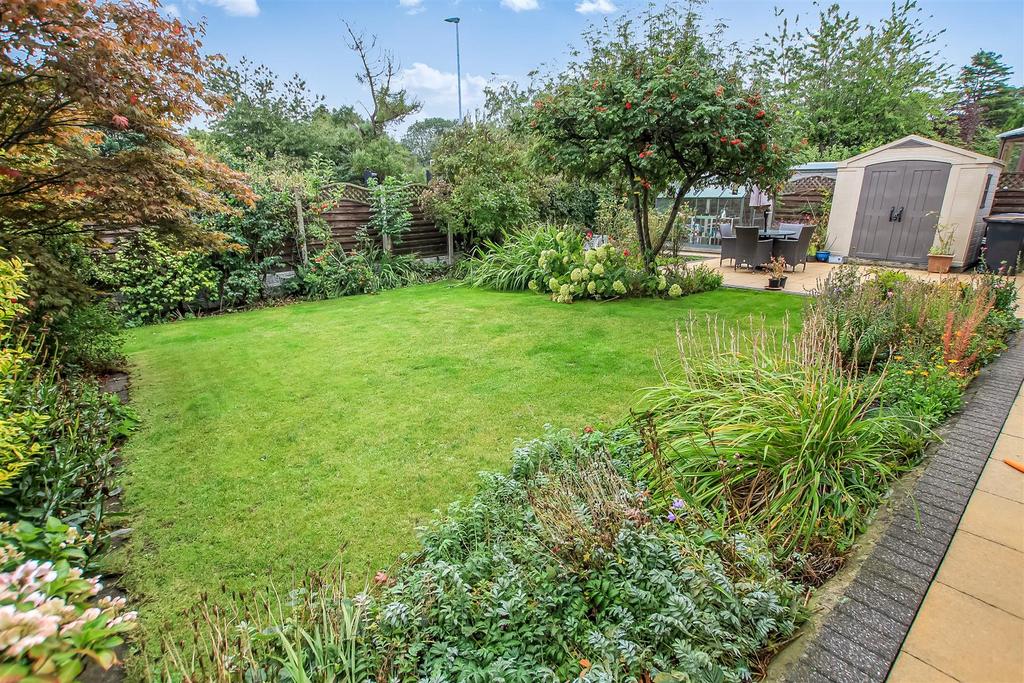 Rear Garden (2).jpg