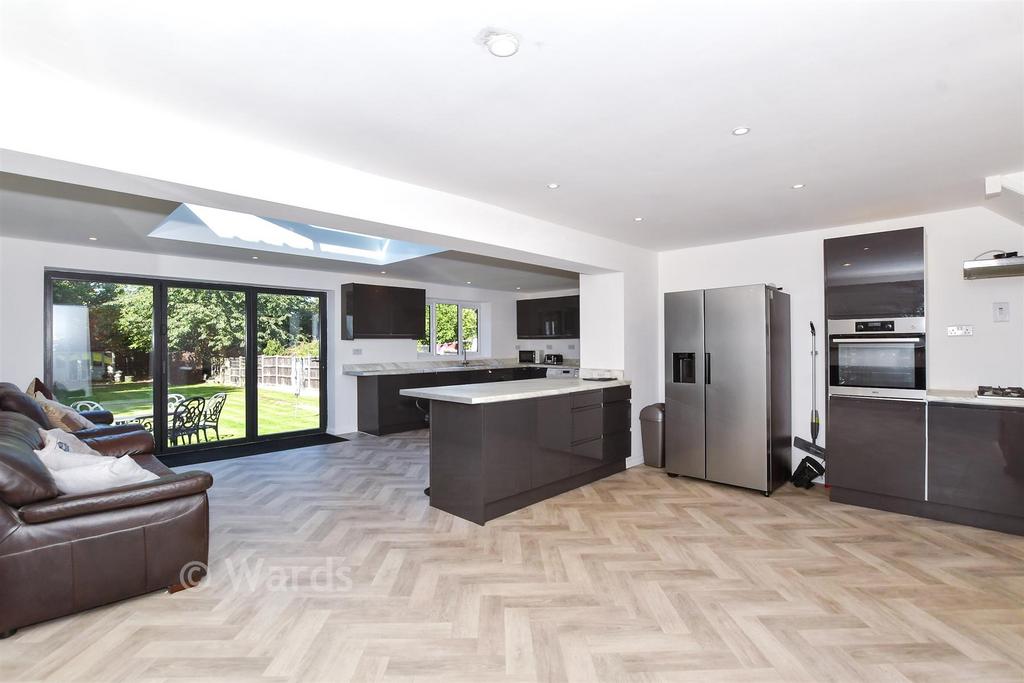 Kitchen/Dining Area