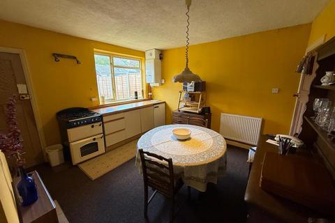 2 bedroom semi-detached house for sale, Lyndhurst Drive, Amblecote, DY8 5YQ