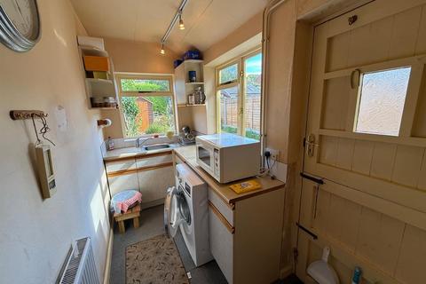2 bedroom semi-detached house for sale, Lyndhurst Drive, Amblecote, DY8 5YQ