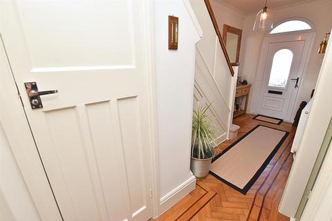 19 Clee Crescent, Grimsby, DN32 8LX