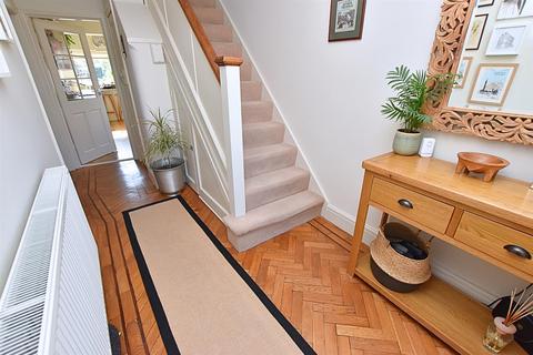 19 Clee Crescent, Grimsby, DN32 8LX