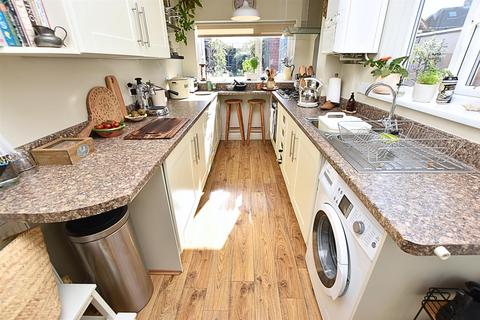 19 Clee Crescent, Grimsby, DN32 8LX