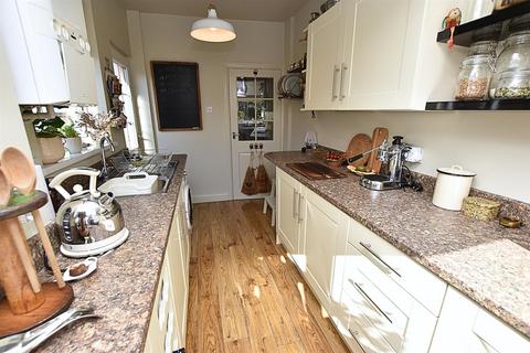 19 Clee Crescent, Grimsby, DN32 8LX