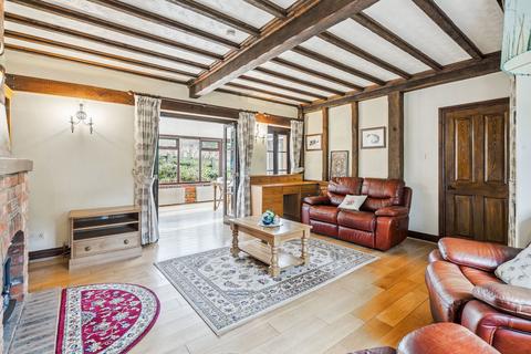 2 bedroom semi-detached house for sale, Latimer Road, Chesham HP5