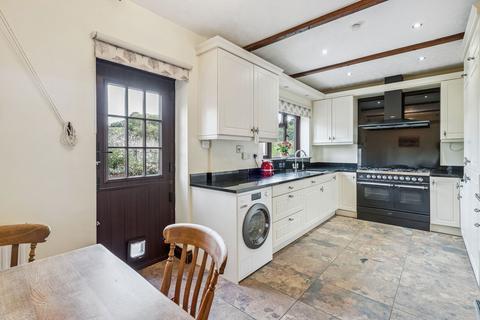2 bedroom semi-detached house for sale, Latimer Road, Chesham HP5