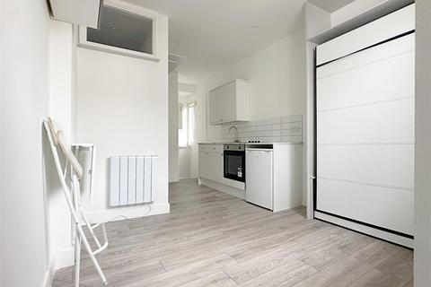 Studio to rent, 83 Lansdowne Place, Hove BN3