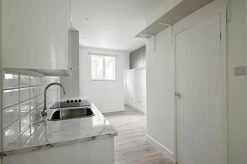 Studio to rent, 83 Lansdowne Place, Hove BN3