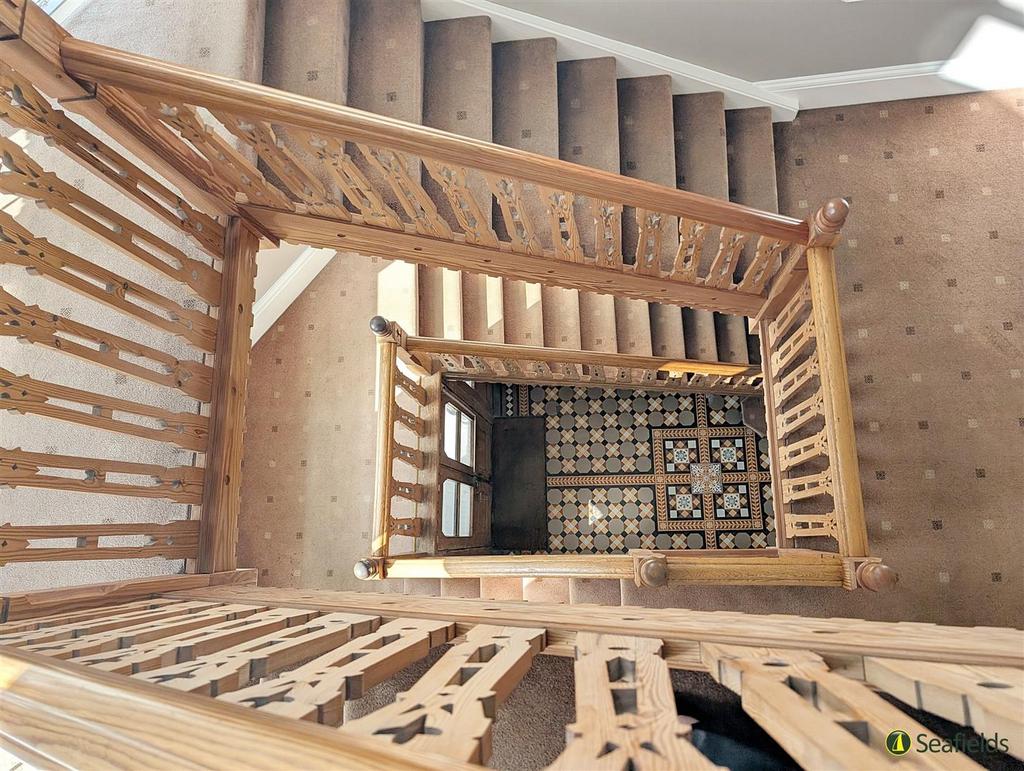 Communal stairs &amp; halls
