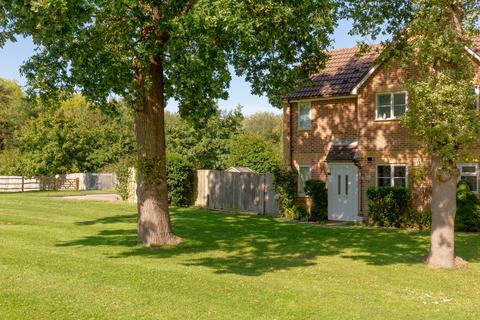 1 bedroom end of terrace house for sale, Alberta Drive, Smallfield, Horley, Surrey, RH6
